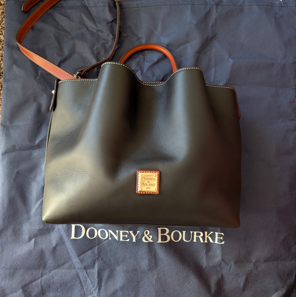 Dooney & Bourke Penrose Large Barlow